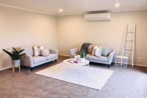 Photo of property in 115 Johnstone Drive, Fitzherbert, Palmerston North, 4410