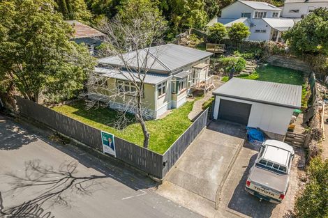 Photo of property in 32 Coote Road, Bluff Hill, Napier, 4110