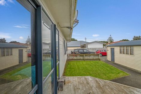 Photo of property in 49a Thatcher Street, Castlecliff, Whanganui, 4501