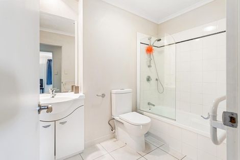 Photo of property in 34 Gunner Drive, Te Atatu Peninsula, Auckland, 0610