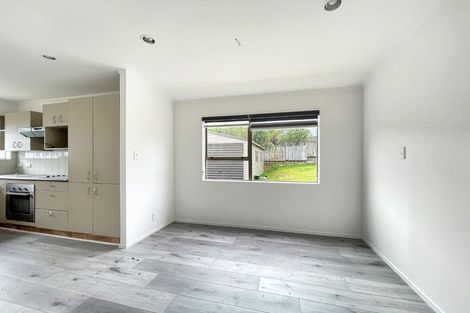 Photo of property in 38 Fitzherbert Avenue, West Harbour, Auckland, 0618