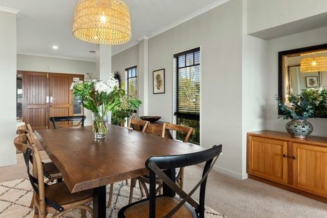 Photo of property in 18 Gemini Place, Kawaha Point, Rotorua, 3010