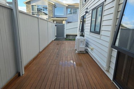 Photo of property in 230a Sunset Road, Windsor Park, Auckland, 0632