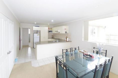 Photo of property in 205 Keri Vista Rise, Papakura, 2110