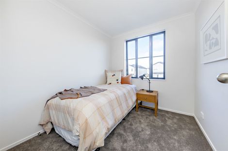 Photo of property in 16 Bellbird Street, Papakura, 2110