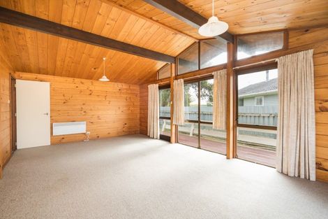 Photo of property in 9 Alma Place, Milson, Palmerston North, 4414