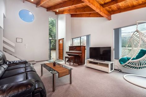 Photo of property in 6 Glucina Avenue, West Harbour, Auckland, 0618
