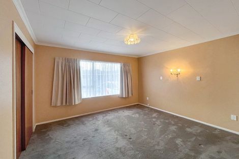 Photo of property in 5 Chertsey Court, Roslyn, Palmerston North, 4414