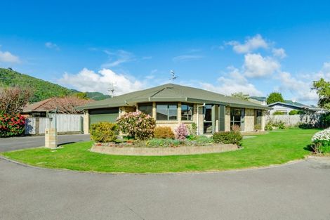 Photo of property in 76 Parata Street, Waikanae, 5036