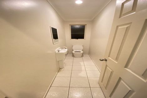 Photo of property in 10 San Bernadino Drive, Henderson, Auckland, 0612