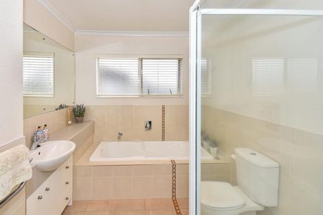 Photo of property in 21 Stranraer Crescent, Wattle Downs, Auckland, 2103