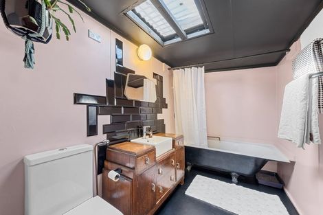 Photo of property in 163 Lemon Street, Strandon, New Plymouth, 4312