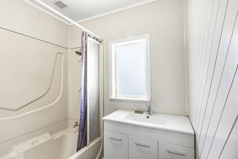 Photo of property in 16 Cameron Road, Hamilton East, Hamilton, 3216