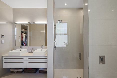 Photo of property in 7 Westall Lane, Avonhead, Christchurch, 8042