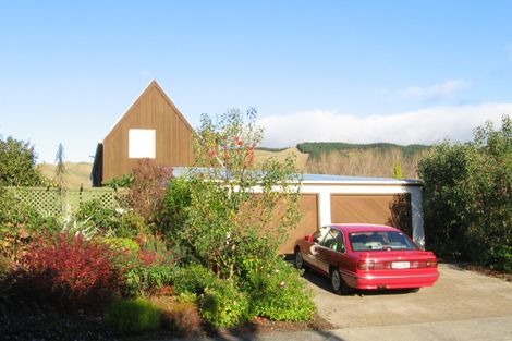 Photo of property in 7 Edgewater Street, Waikanae, 5036