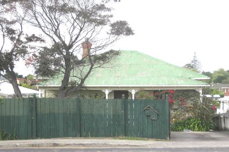 Photo of property in 50 Titirangi Road, New Lynn, Auckland, 0600