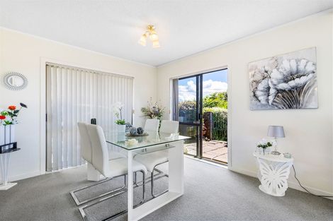 Photo of property in 101 Colwill Road, Massey, Auckland, 0614