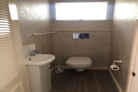 Photo of property in 1 Bambery Court, Palmerston North, 4414