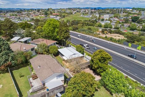 Photo of property in 2/10 Jarrah Place, Massey, Auckland, 0614