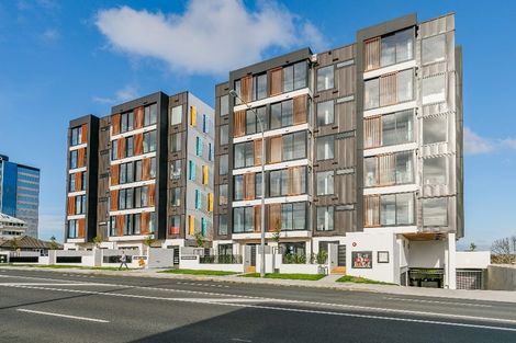 Photo of property in Frank Sargeson Apts, 1/74g Anzac Street, Takapuna, Auckland, 0622