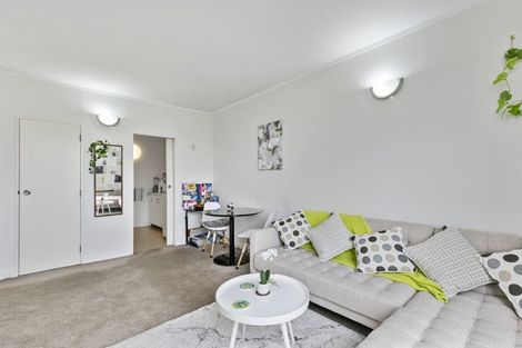 Photo of property in Hobson Court Flats, 58/70u Hobson Street, Thorndon, Wellington, 6011