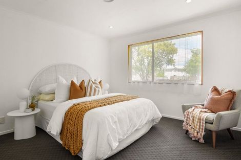 Photo of property in 12 Matthew Place, Kawaha Point, Rotorua, 3010