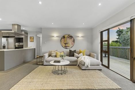 Photo of property in 68 Roberts Road, Glenfield, Auckland, 0629