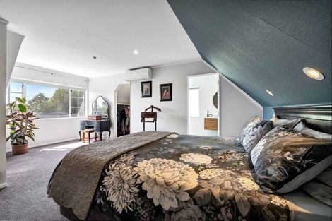 Photo of property in 5 Tamati Place, Merrilands, New Plymouth, 4312