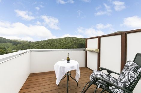 Photo of property in 82 Saddleback Grove, Karori, Wellington, 6012