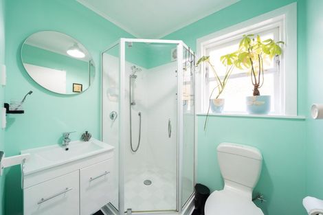 Photo of property in 10 Court Road, Tawa, Wellington, 5028
