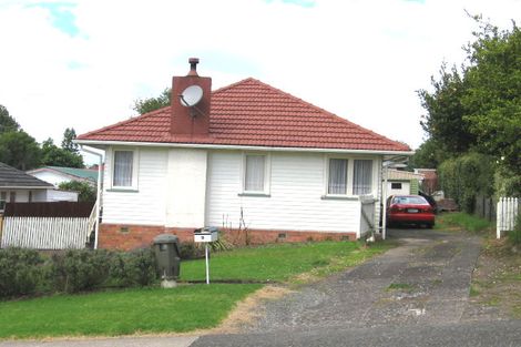 Photo of property in 9 Brookfield Road, Te Atatu Peninsula, Auckland, 0610