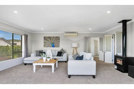 Photo of property in 77 Harvey Street, Waipahihi, Taupo, 3330