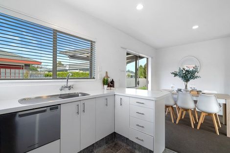 Photo of property in 27 Crisp Drive, Papamoa Beach, Papamoa, 3118