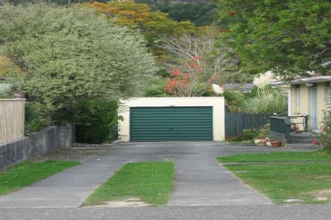 Photo of property in 13a Pinehaven Road, Pinehaven, Upper Hutt, 5019