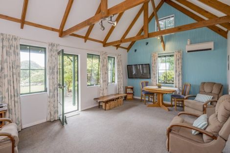Photo of property in 18 Campion Road, Waikanae Beach, Waikanae, 5036