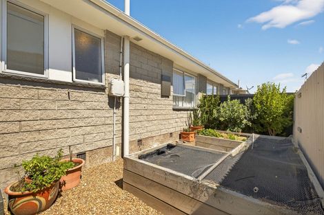 Photo of property in 2/21 Cob Crescent, Woolston, Christchurch, 8062