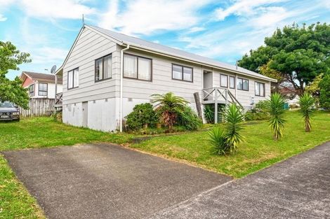 Photo of property in 49 Everglade Drive, Goodwood Heights, Auckland, 2105