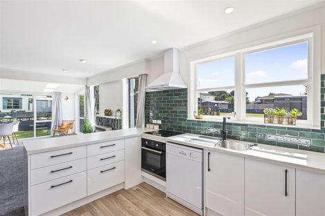 Photo of property in 186 Manly Street, Paraparaumu Beach, Paraparaumu, 5032