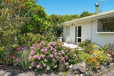 Photo of property in 9 Nimmo Avenue West, Waikanae, 5036