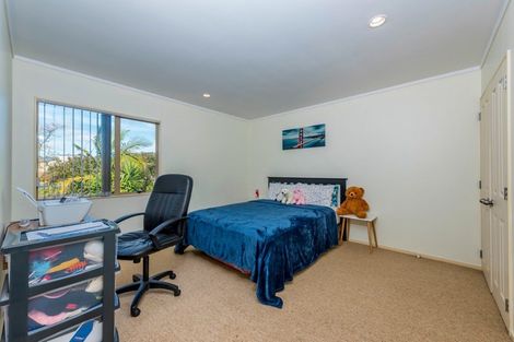 Photo of property in 29 Marinich Drive South, Ranui, Auckland, 0612