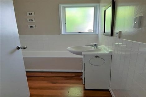 Photo of property in 1/7 Studfall Street, Pakuranga Heights, Auckland, 2010