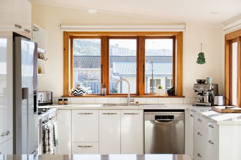 Photo of property in 180 Victoria Road, Saint Clair, Dunedin, 9012