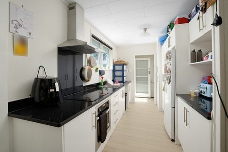 Photo of property in 52 Robertson Road, Favona, Auckland, 2024