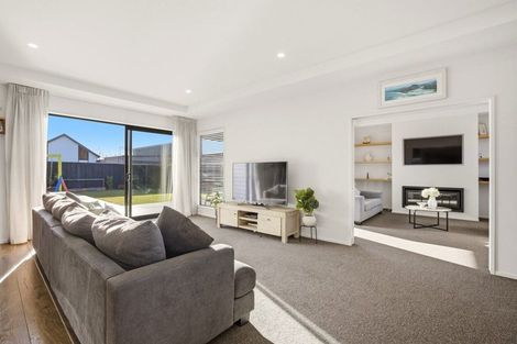 Photo of property in 5 Tulett Park Drive, Casebrook, Christchurch, 8051
