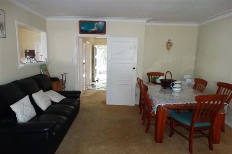 Photo of property in 17 Denver Avenue, Sunnyvale, Auckland, 0612