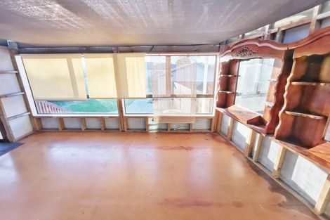 Photo of property in 6 Marlene Avenue, Te Atatu South, Auckland, 0610