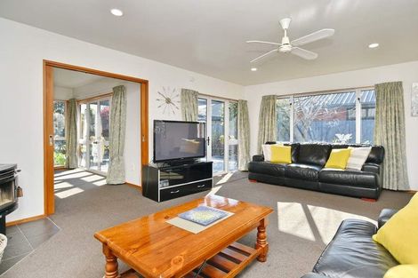 Photo of property in 2 Melford Close, Rangiora, 7400