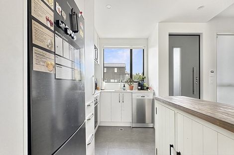 Photo of property in 30 Cessna Crescent, Mangere, Auckland, 2022