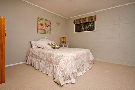 Photo of property in 20 Trelawny Place, Hillcrest, Auckland, 0627