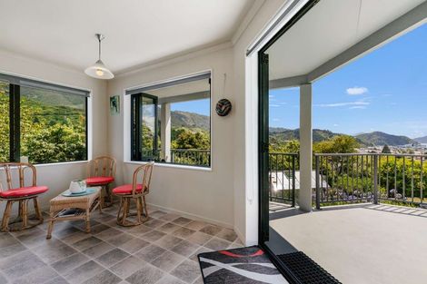 Photo of property in 85 Kent Street, Picton, 7220